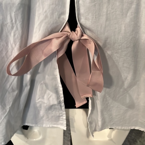 Cute white blouse with bow at back - Picture 4 of 6